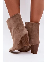 Dámské kotníkové boty na podpatku s špičatou špičkou khaki model 22318838 - Boto