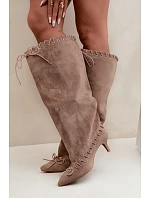 Kozačky s kitten heel z semiše s ozdobným šněrováním béžové Juletta Kozačky s kitten heel z semiše s ozdobným šněrováním béžové Juletta