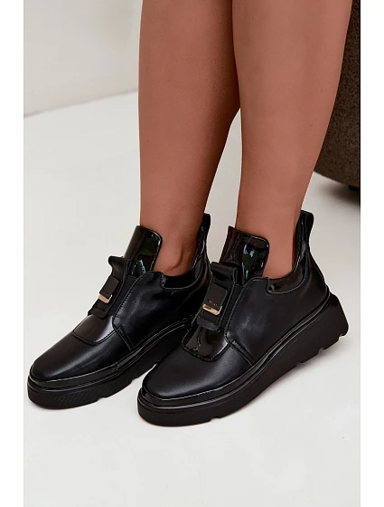 Dámské kožené polobotky na platformě Černé model 22368492 - T.Sokolski Dámské kožené polobotky na platformě Černé model 22368492 - T.Sokolski