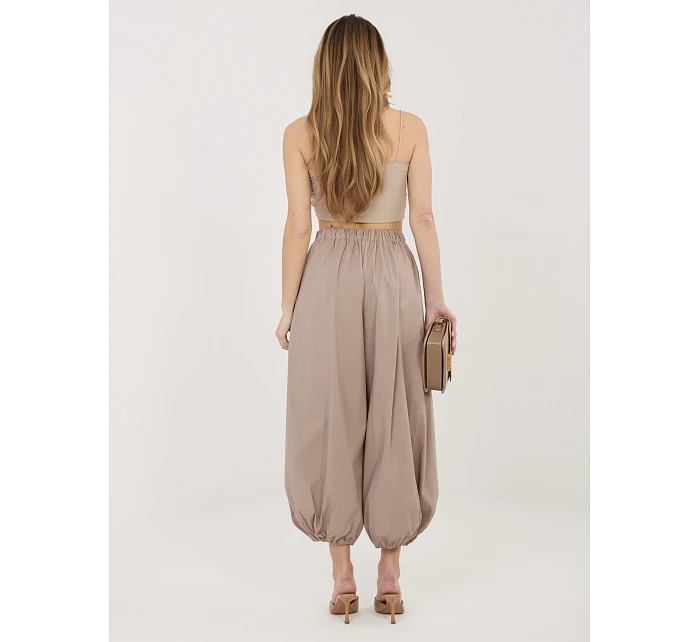 Spodnie IT SP model 22044746 ciemny bezowy - FPrice Spodnie IT SP model 22044746 ciemny bezowy - FPrice