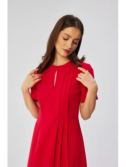 Šaty Shift se záhyby na boku černé model 19647351 - STYLOVE