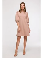 B291 Šaty áčkového střihu s pouzdrovými rukávy - mocca