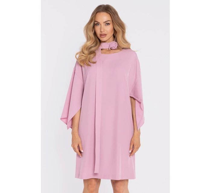 M908 Šaty s ozdobnými širokými rukávy - pudrové M908 Šaty s ozdobnými širokými rukávy - pudrové