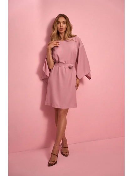 M908 Šaty s ozdobnými širokými rukávy - pudrové M908 Šaty s ozdobnými širokými rukávy - pudrové