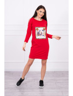 Šaty s 3D grafikou a ozdobným pom pom červené