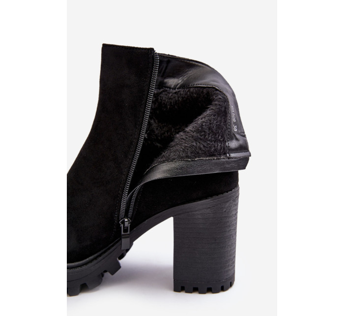Semišové dámské kotníkové boty s černým zdobením Menoria