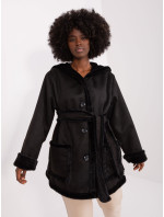 Černý dámský zimní kabát s kapsami