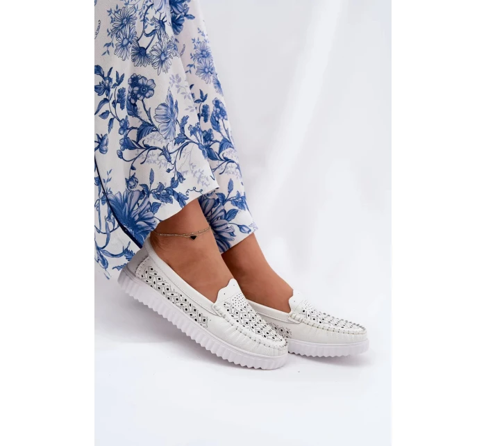 Dámské kožené mokasíny s perforovaným vzorem Vinceza – bílé Dámské kožené mokasíny s perforovaným vzorem Vinceza – bílé