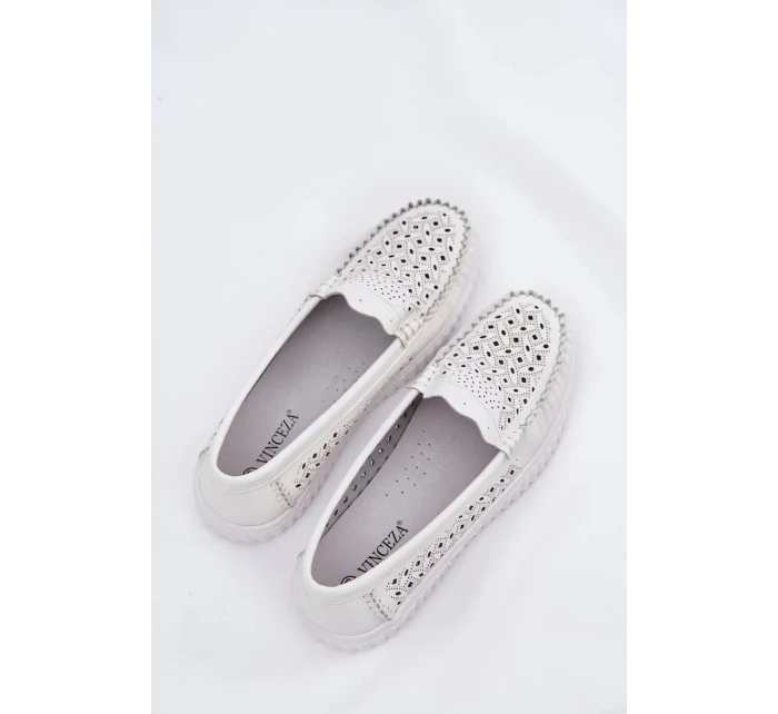 Dámské kožené mokasíny s perforovaným vzorem Vinceza – bílé Dámské kožené mokasíny s perforovaným vzorem Vinceza – bílé