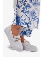 Dámské kožené mokasíny se zlatým detailem Vinceza – světle šedé Dámské kožené mokasíny se zlatým detailem Vinceza – světle šedé