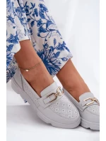 Dámské kožené mokasíny se zlatým detailem Vinceza – světle šedé Dámské kožené mokasíny se zlatým detailem Vinceza – světle šedé