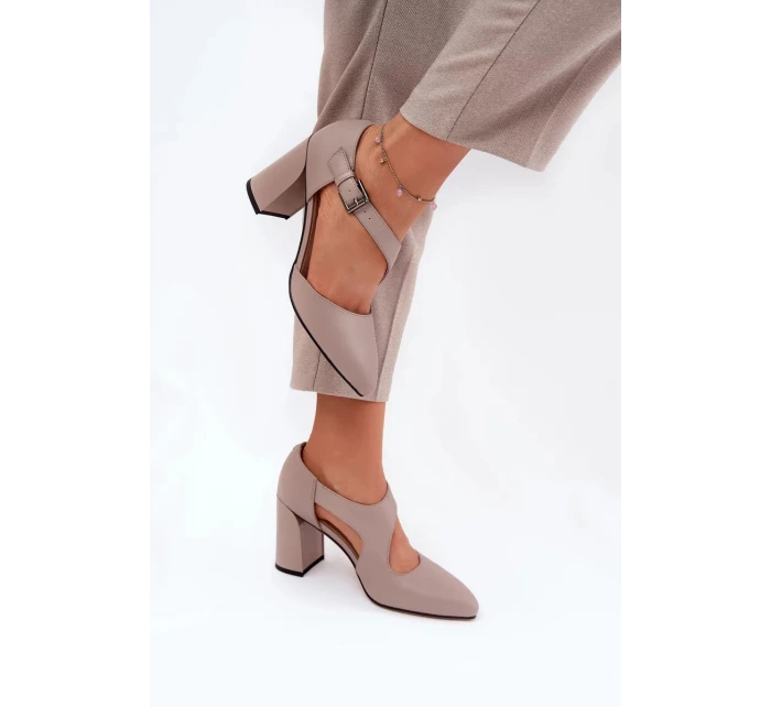 Dámské kožené lodičky na podpatku s ozdobnou sponou Vinceza – šedé Dámské kožené lodičky na podpatku s ozdobnou sponou Vinceza – šedé