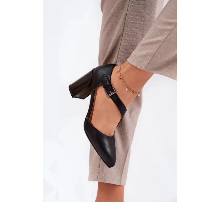 Dámské kožené lodičky na podpatku s ozdobnou sponou Vinceza – černé Dámské kožené lodičky na podpatku s ozdobnou sponou Vinceza – černé
