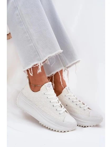 Dámské trampky s výšivkou na platformě Lee Cooper – bílé