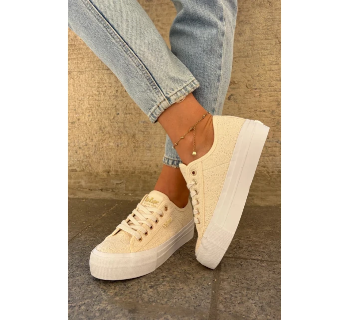 Dámské trampky s krajkou Lee Cooper – béžové Dámské trampky s krajkou Lee Cooper – béžové