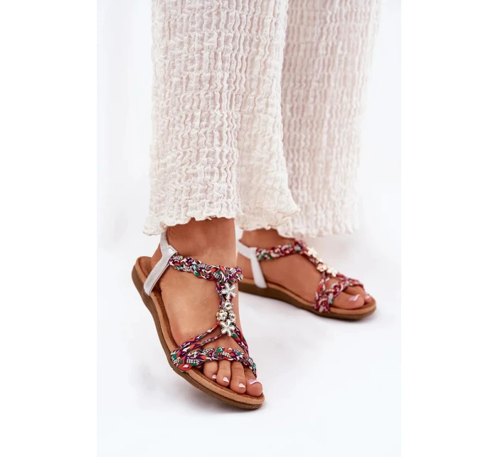 Dámské ploché sandály s pletenými pásky a ozdobnými připínkami Artiker – multikolor Dámské ploché sandály s pletenými pásky a ozdobnými připínkami Artiker – multikolor