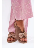 Dámské sandály s mašlí na nízkém podpatku S.Barski – tmavě béžové Dámské sandály s mašlí na nízkém podpatku S.Barski – tmavě béžové