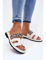 Dámské kožené pantofle s páskem na suchý zip se vzorem Vinceza – světle béžové Dámské kožené pantofle s páskem na suchý zip se vzorem Vinceza – světle béžové