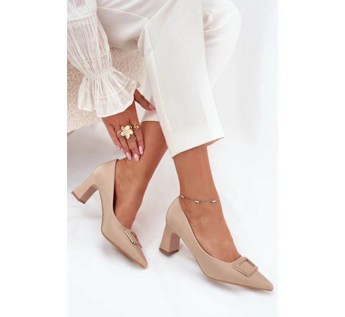 Dámské lodičky na širokém podpatku s ozdobnou sponou Seriva – nude Dámské lodičky na širokém podpatku s ozdobnou sponou Seriva – nude