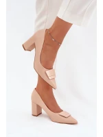 Dámské lodičky na širokém podpatku s ozdobou Celira – béžové Dámské lodičky na širokém podpatku s ozdobou Celira – béžové
