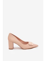 Dámské lodičky na širokém podpatku s ozdobou Celira – béžové Dámské lodičky na širokém podpatku s ozdobou Celira – béžové