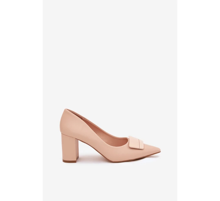 Dámské lodičky na širokém podpatku s ozdobou Celira – béžové Dámské lodičky na širokém podpatku s ozdobou Celira – béžové