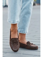Dámské zdobené mokasíny z eko semiše Prissine – hnědé Dámské zdobené mokasíny z eko semiše Prissine – hnědé