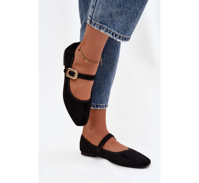 Dámské eko semišové baleríny s páskem a zlatou přezkou Adelora – černé Dámské eko semišové baleríny s páskem a zlatou přezkou Adelora – černé