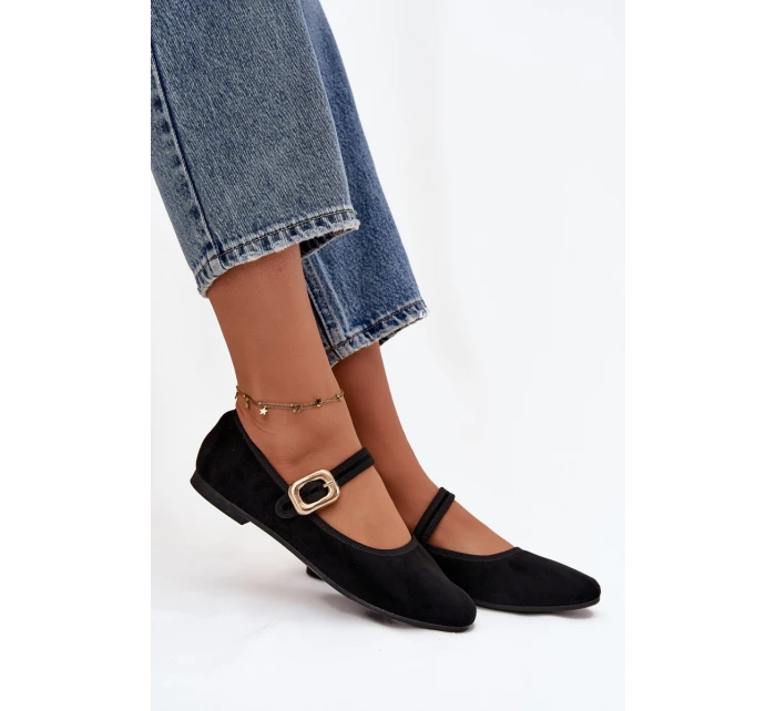Dámské eko semišové baleríny s páskem a zlatou přezkou Adelora – černé Dámské eko semišové baleríny s páskem a zlatou přezkou Adelora – černé
