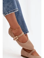 Dámské eko semišové baleríny s páskem a zlatou přezkou Adelora – béžové Dámské eko semišové baleríny s páskem a zlatou přezkou Adelora – béžové