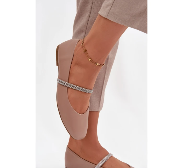 Dámské baleríny s lesklými pásky Ilirene – tmavě béžové Dámské baleríny s lesklými pásky Ilirene – tmavě béžové