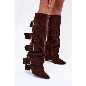 Dámské kozačky na sloupku a zlatými přezkami – čokoládové model 21796217 - Kesi Dámské kozačky na sloupku a zlatými přezkami – čokoládové model 21796217 - Kesi