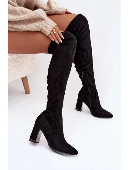 Dámské kozačky z eko-semiše nad kolena na sloupku – černé Thamine Dámské kozačky z eko-semiše nad kolena na sloupku – černé Thamine