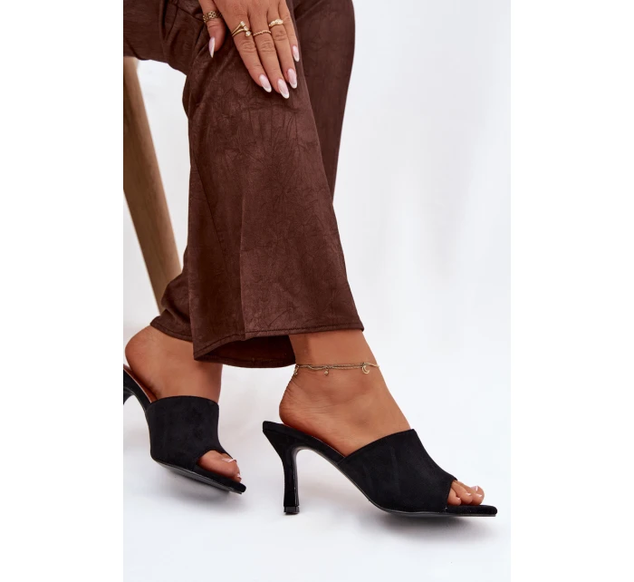 Dámské pantofle na jehlovém podpatku z eko semiše – černé model 21934522 - Kesi Dámské pantofle na jehlovém podpatku z eko semiše – černé model 21934522 - Kesi