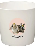 Bílý keramický květináč s výřezem fotky na podkladu - velký