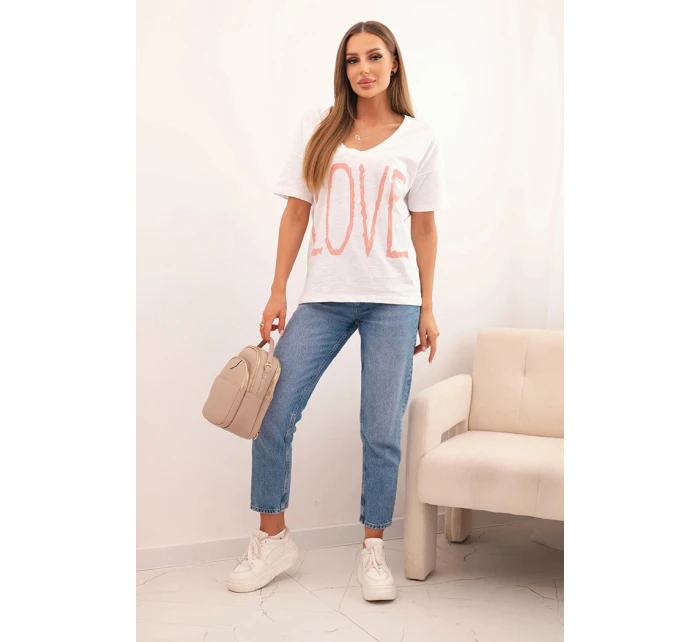 Dámská bavlněná blůza s výstřihem do V a potiskem LOVE bílá Dámská bavlněná blůza s výstřihem do V a potiskem LOVE bílá