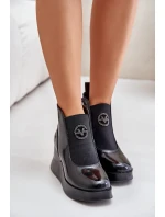 Lakované kotníkové boty na klínku zateplené Vinceza černé Lakované kotníkové boty na klínku zateplené Vinceza černé