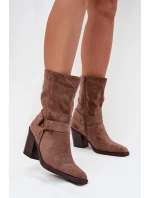 Dámské boty zateplené na podpatku s pásky a ozdobným detailem hnědé Neria Dámské boty zateplené na podpatku s pásky a ozdobným detailem hnědé Neria