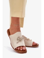 Dámské pantofle na nízkém podpatku s ozdobným vázáním – béžové Norela Dámské pantofle na nízkém podpatku s ozdobným vázáním – béžové Norela