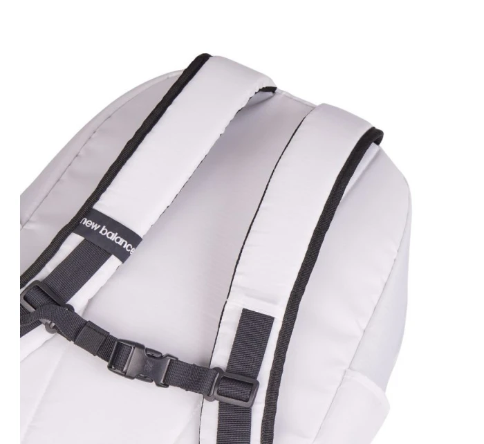 Batoh New Balance Essential WT LAB51900WT Batoh New Balance Essential WT LAB51900WT