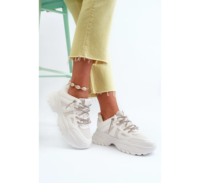 Dámské tenisky na masivní podrážce s ozdobným šněrováním Bílé Relissa Dámské tenisky na masivní podrážce s ozdobným šněrováním Bílé Relissa