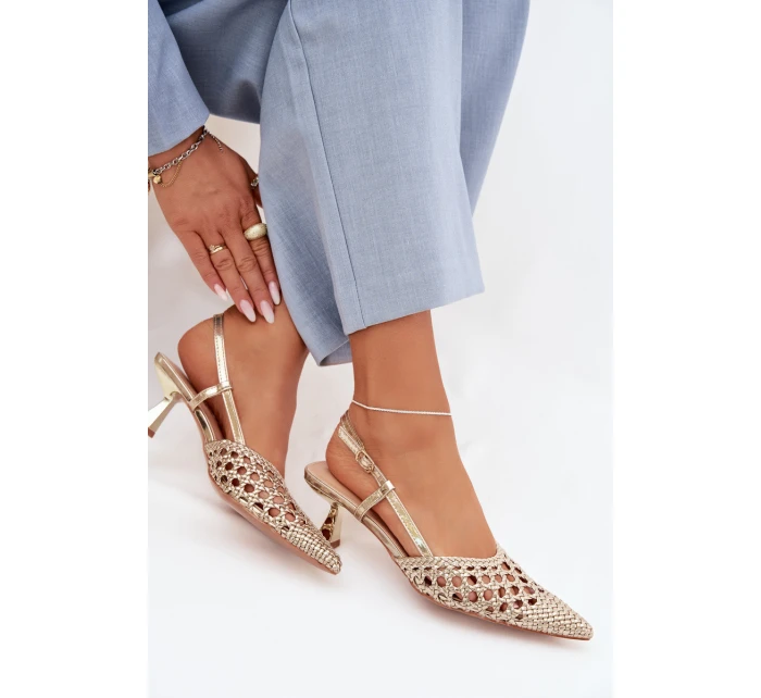 Pletené dámské sandály na podpatku zlaté model 22027857 - Boto