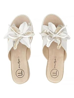 Dámské kožené žabky s květinou bílé Filippo DK7636 na platformách