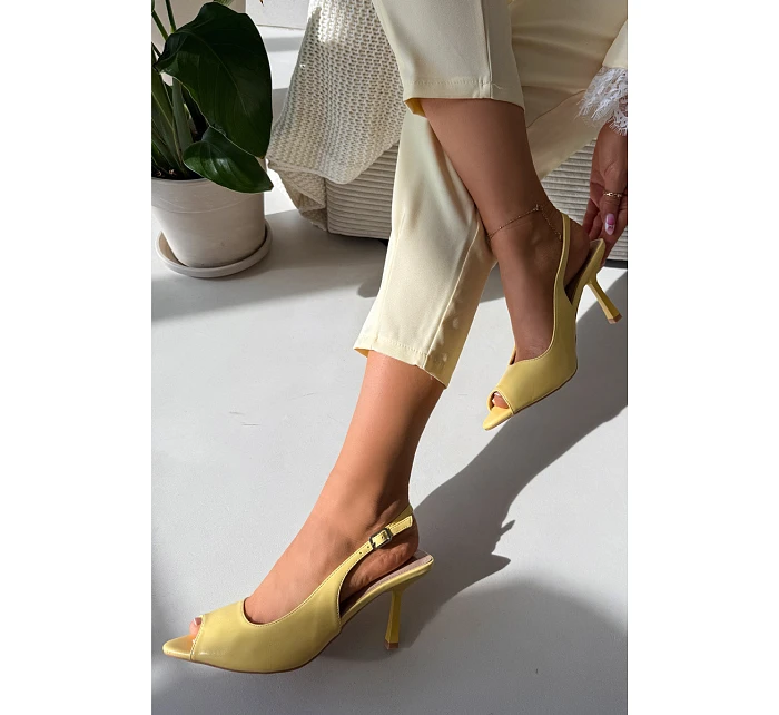 Ženské sandály na podpatku žluté model 22091987 - Boto