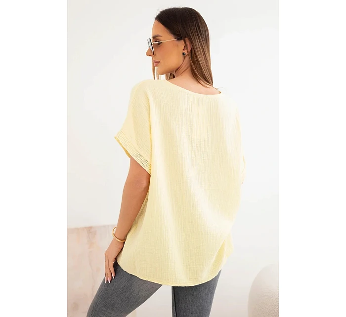 Dámská bavlněná oversize halenka s výstřihem do V a krajkou žlutá