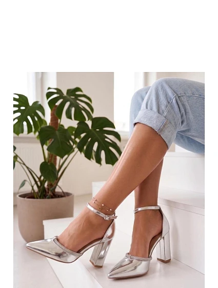 Lodičky na sloupku model 227731 Solea Lodičky na sloupku model 227731 Solea