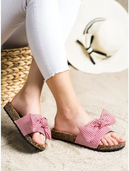 Praktické  nazouváky dámské červené bez podpatku