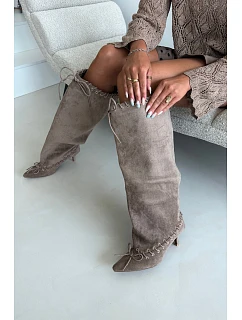Kozačky s kitten heel z semiše s ozdobným šněrováním béžové Juletta