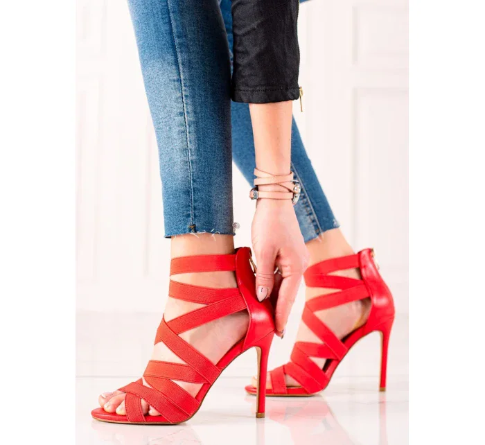 Klasické dámské červené sandály na jehlovém podpatku Klasické dámské červené sandály na jehlovém podpatku