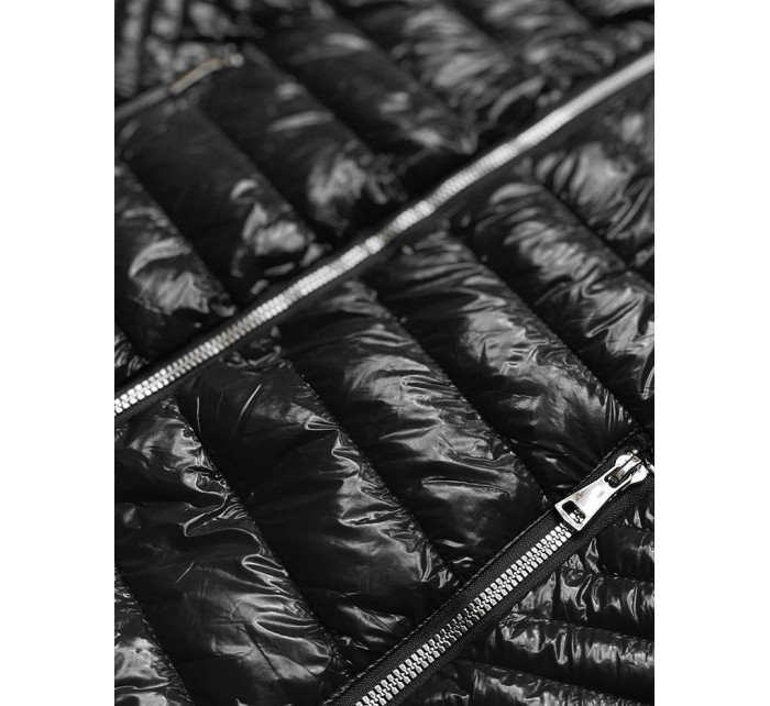 Černá dámská prošívaná bunda s kapucí (B9752)
